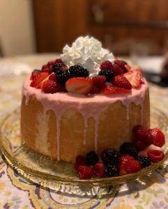 Angel-Food-Cake-with-Berries 