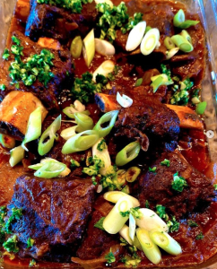 Braised-Short-Ribs-over-Cauliflower-Puree 