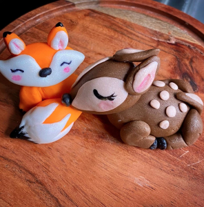 Fondant-Woodland-Baby-Animals-Great-for-a-Baby-Shower-or-Reveal-Cake 