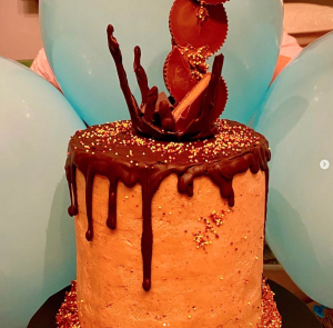 Reeses-Peanut-butter-Chocolate-Splash-Cake-with-Teddys-Peanut-Buttercream 